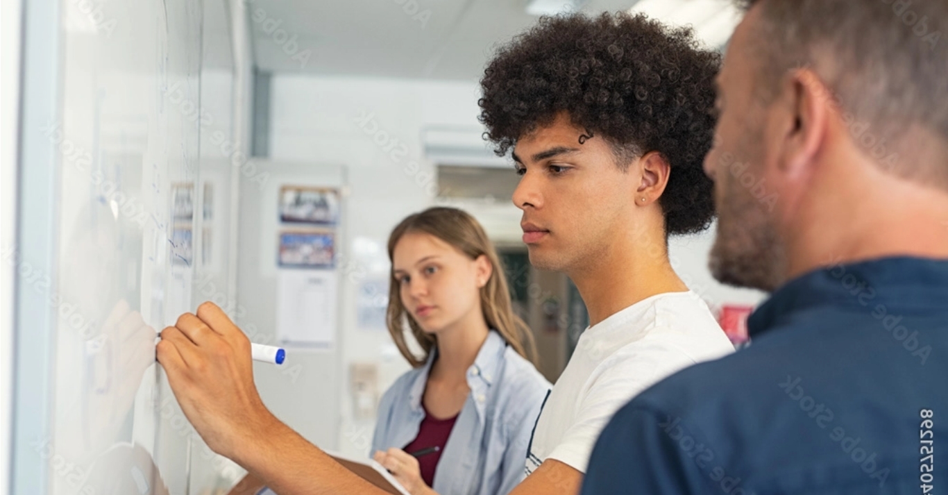 Discover our two schools in Londrina